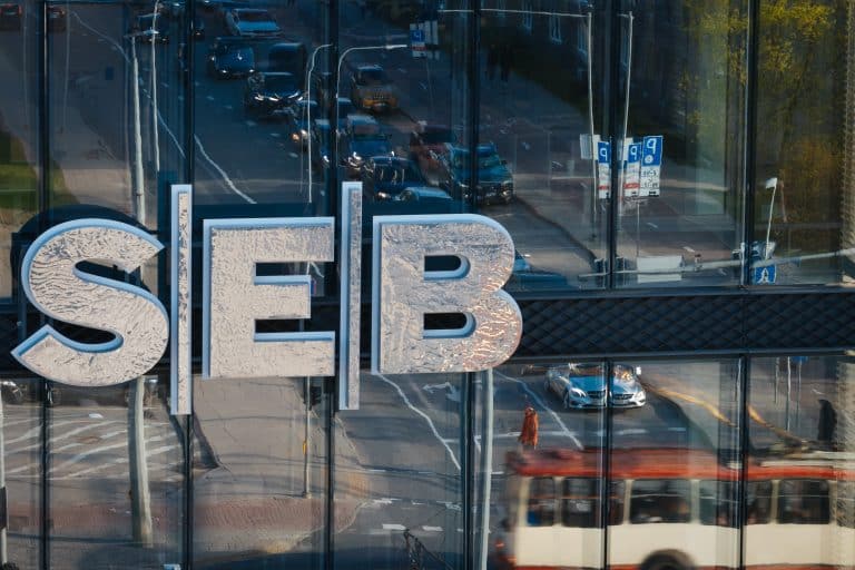 SEB banko pelnas per metus Lietuvoje sumažėjo iki 297,4 mln. eurų
