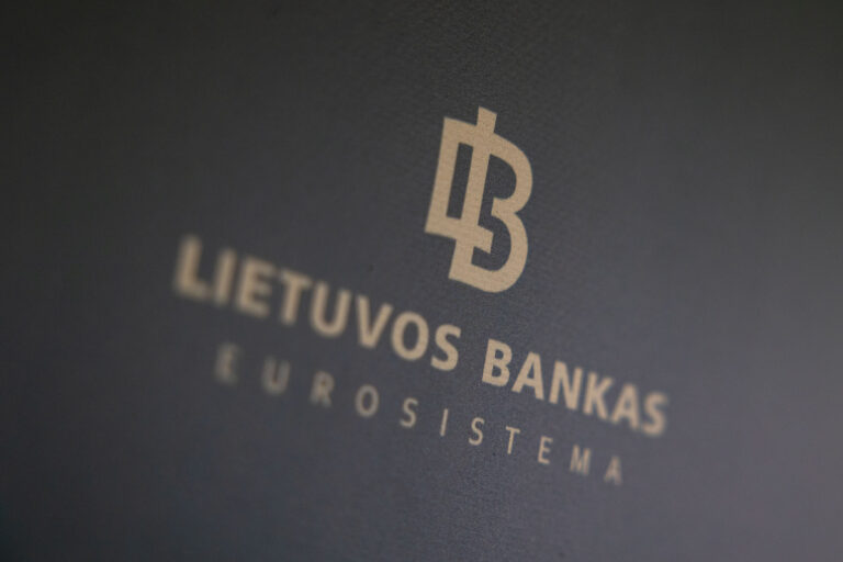 Lietuvos bankas panaikino „AlphaPay“ licenciją: įmonei ketinama kelti bankroto bylą